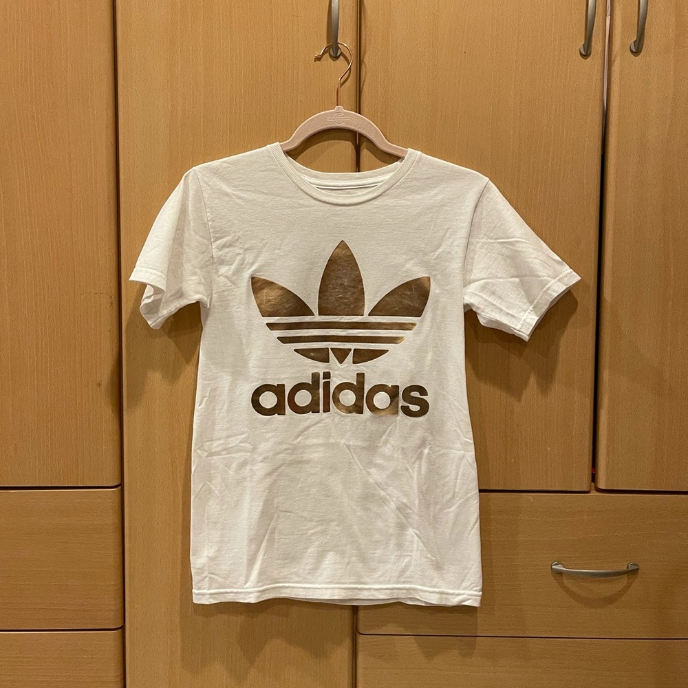 ♡adidas rose gold t-shirt